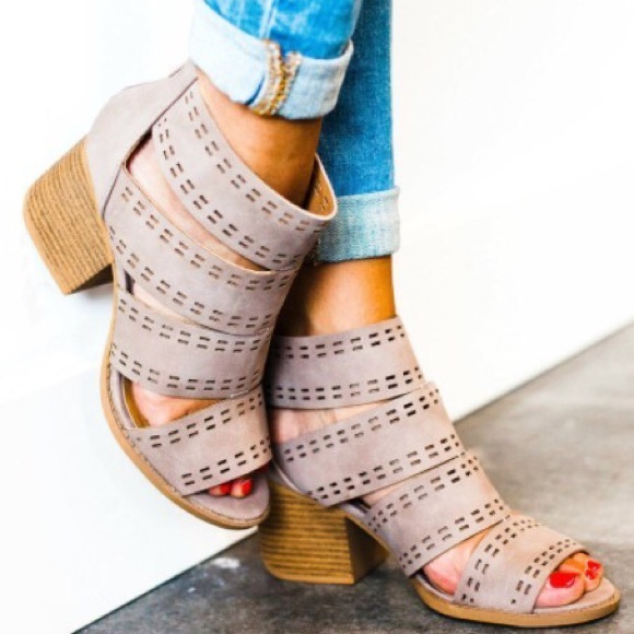 Open cut booties - Picture 3 of 4